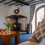 Gelt Cottage, Castle Carrock, Family With 2 Dogs Welcome And Hot Tub 別荘 *