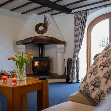 Gelt Cottage, Castle Carrock, Family With 2 Dogs Welcome And Hot Tub بيت للعطل *