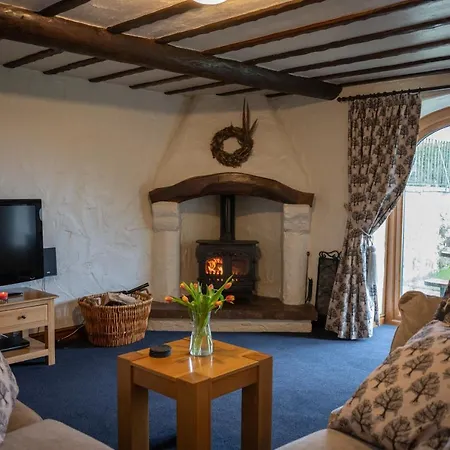 Gelt Cottage, Castle Carrock, Family Accommodation With 2 Dogs Welcome And Hot Tub * Castle Carrock