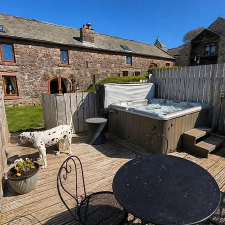 別荘 Gelt Cottage, Castle Carrock, Family With 2 Dogs Welcome And Hot Tub *