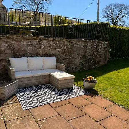 Gelt Cottage, Castle Carrock, Family With 2 Dogs Welcome And Hot Tub