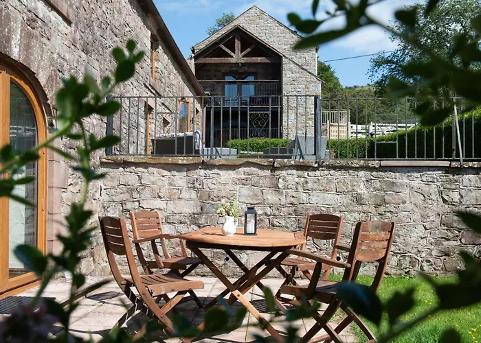 Gelt Cottage, Castle Carrock, Family With 2 Dogs Welcome And Hot Tub